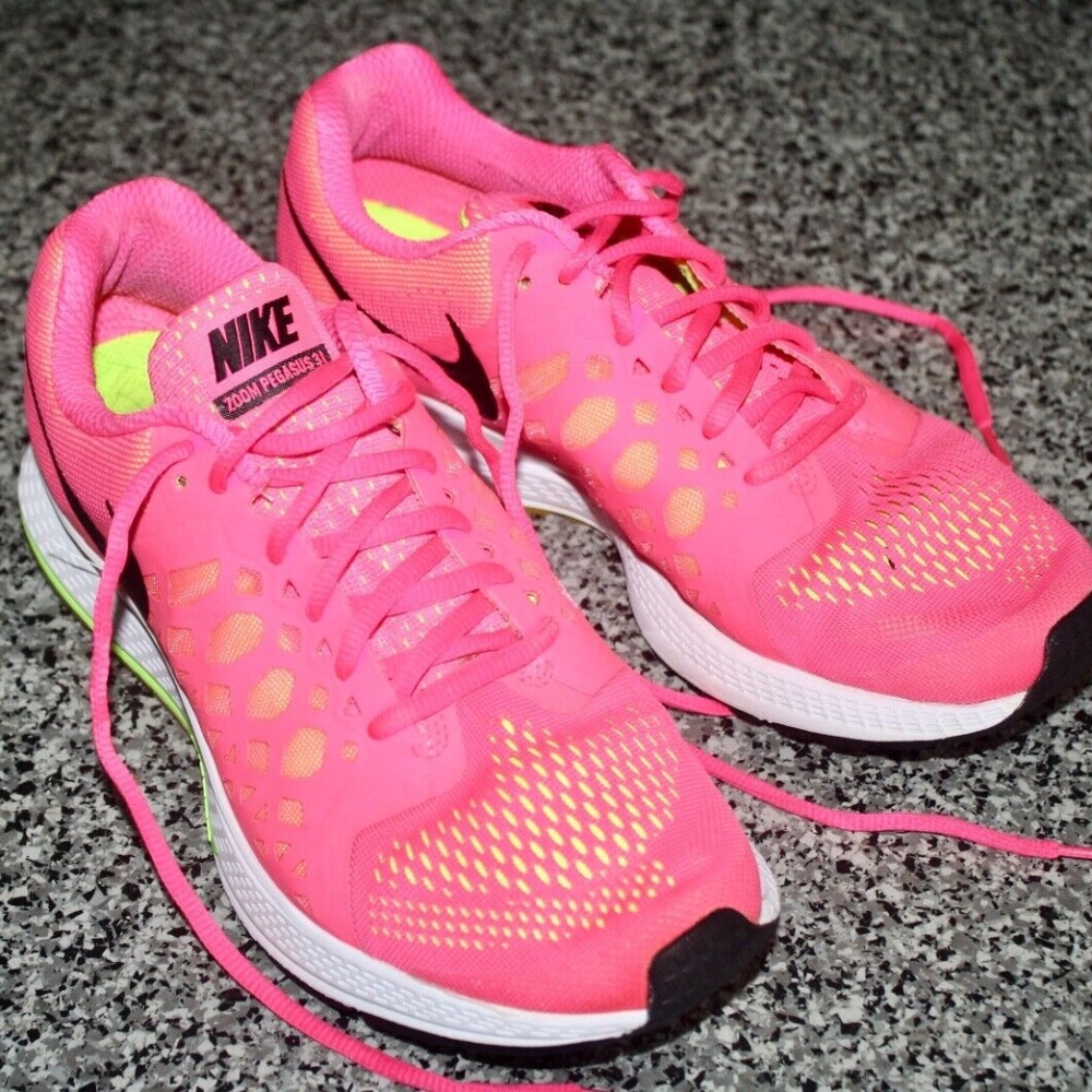 NIKE WOMENS ZOOM PEGASUS 31 HOT PINK SIZE 9.5